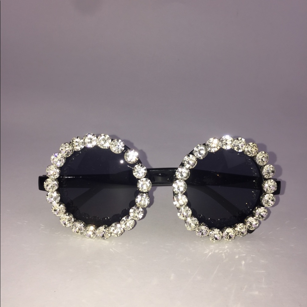 Cardi B inspired sunnies🖤